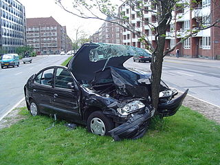 Thue, Public domain, via Wikimedia Common Car Crash